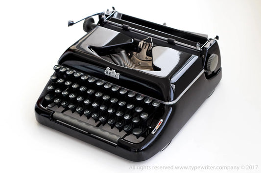 Erika Model 10 Black Vintage Typewriter, Professionally Serviced - ElGranero Typewriter.Company
