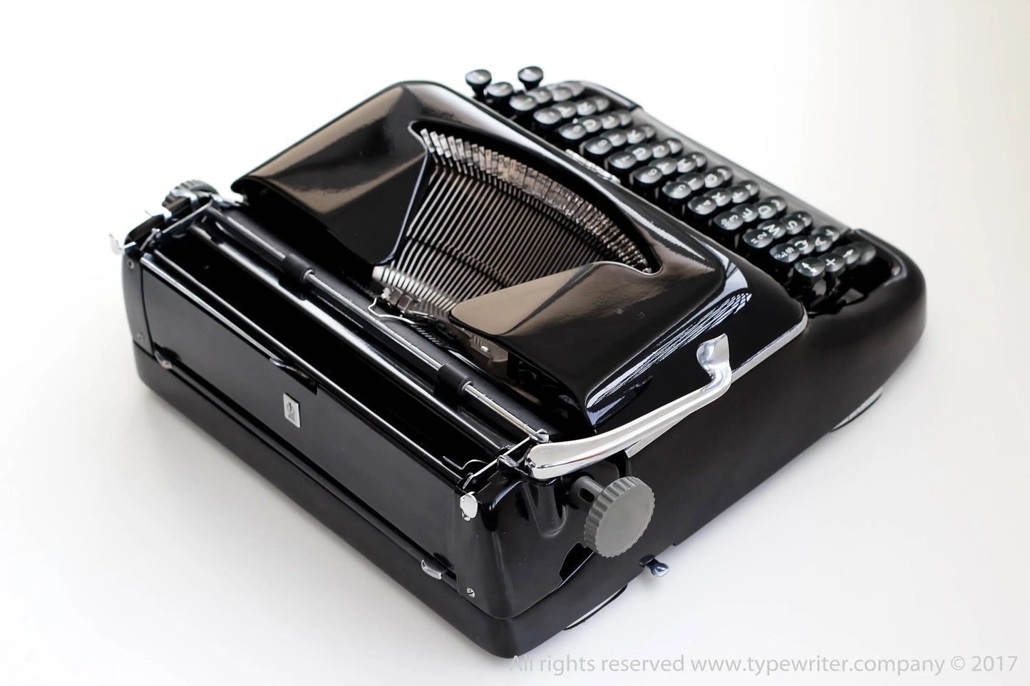Erika Model 10 Black Vintage Typewriter, Professionally Serviced - ElGranero Typewriter.Company