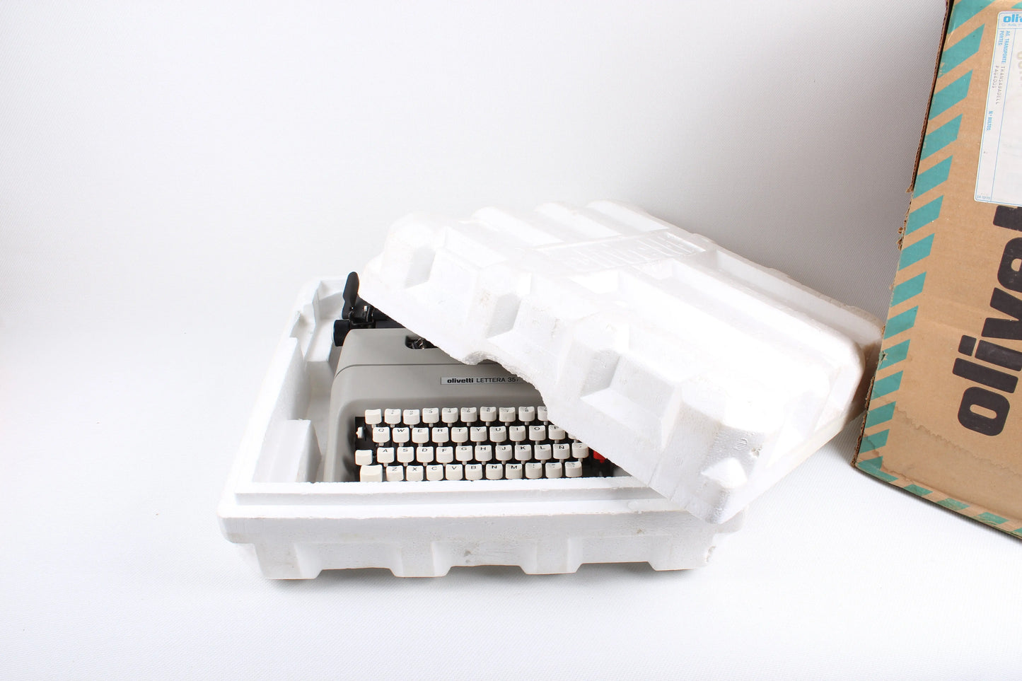 Extremely Rare! Just Unboxed New Olivetti Lettera 35 Typewriter - ElGranero Typewriter.Company