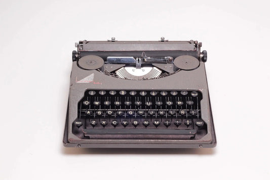 Hermes Baby Gray, Vintage Manual Typewriter, Restored - ElGranero Typewriter.Company