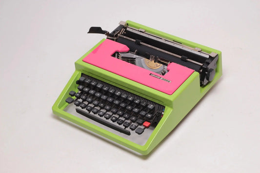 SALE! - Olivetti Dora/Lettera 31 Green & Pink Typewriter, Vintage, Mint Condition, Professionally Serviced - ElGranero Typewriter.Company