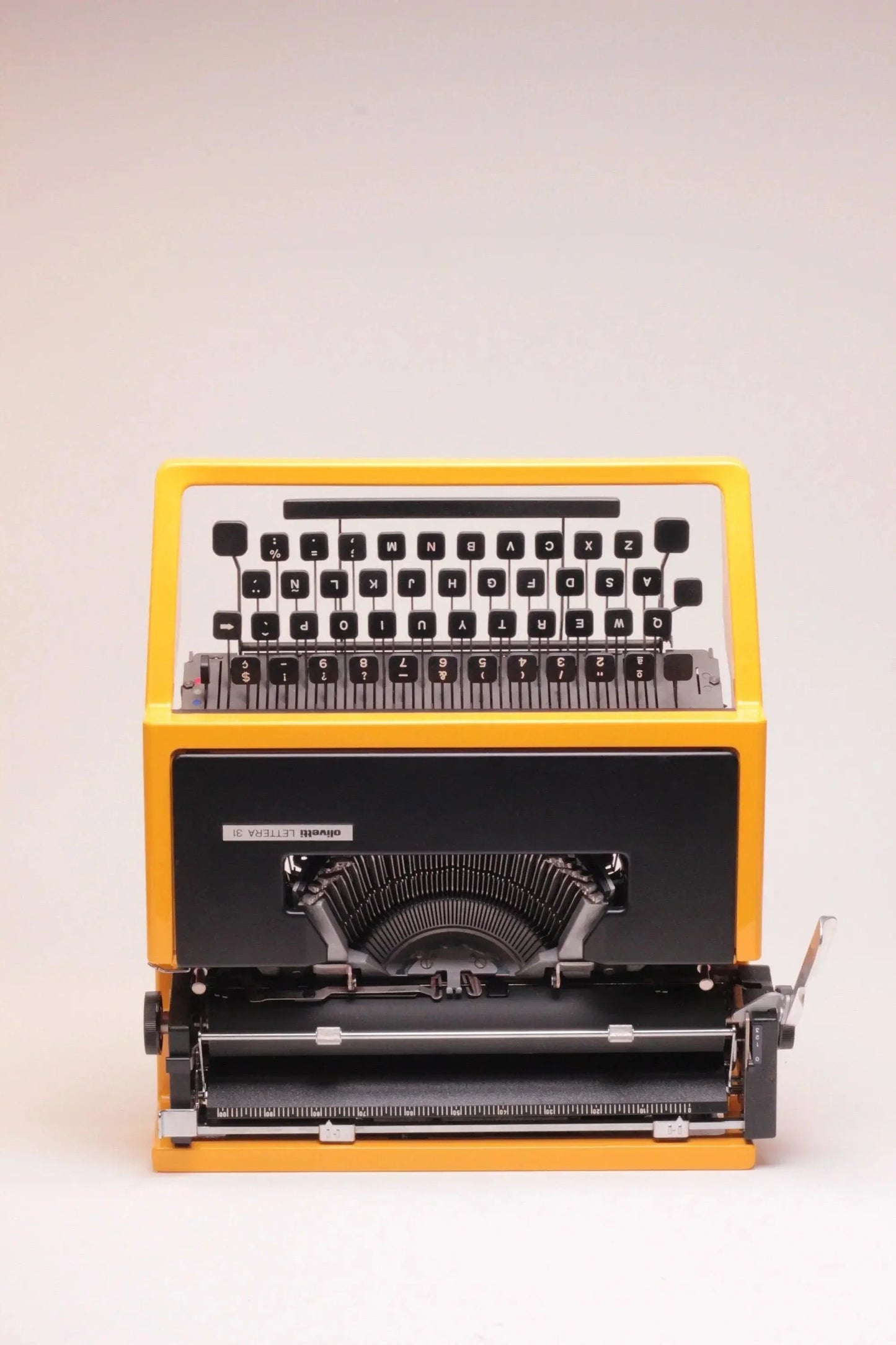 SOLD! Olivetti Dora Yellow, Vintage Manual Typewriter, Refurbished - ElGranero Typewriter.Company