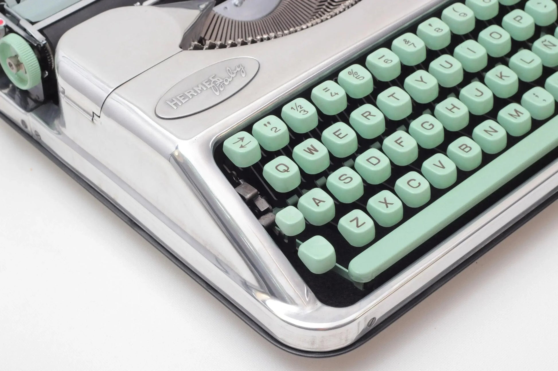 Hermes Baby Silver Portable Vintage Manual Typewriter, Refurbished - ElGranero Typewriter.Company