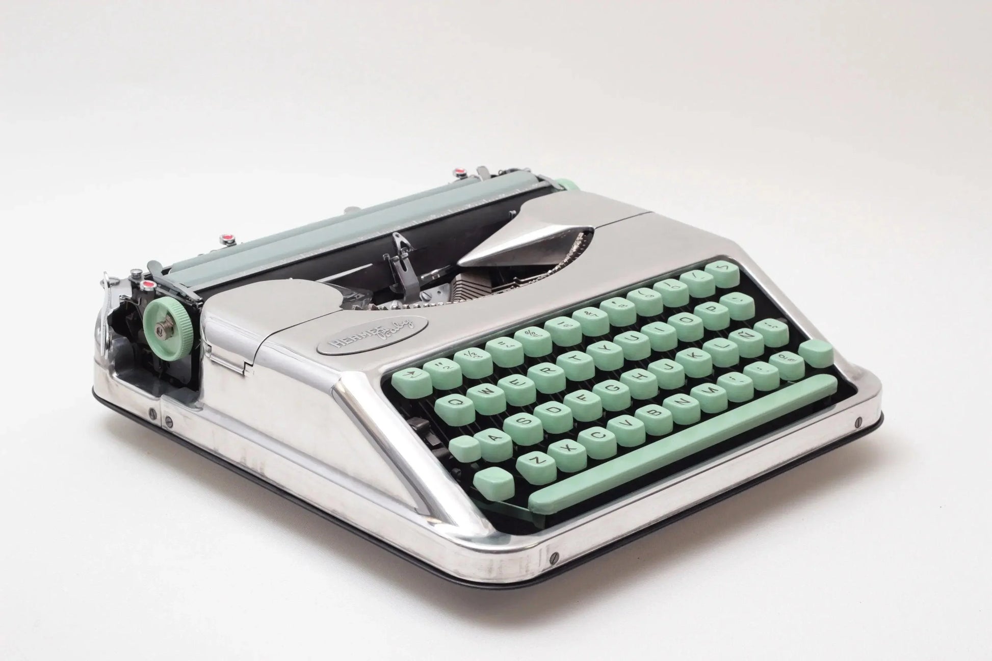 Hermes Baby Silver Portable Vintage Manual Typewriter, Refurbished - ElGranero Typewriter.Company