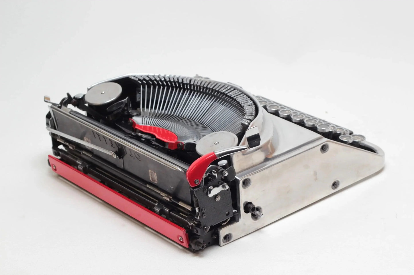 Olivetti Ico MP1 Polished Silver, Vintage Manual Typewriter, Restored - ElGranero Typewriter.Company