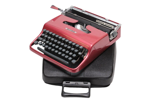 Olivetti Pluma 22 Glossy Coral Red Vintage, Manual Typewriter, Restored - ElGranero Typewriter.Company