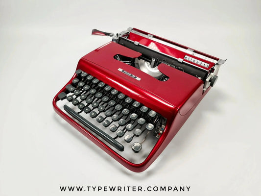 Olivetti Pluma 22 Coral Red, Vintage Manual Typewriter, Refurbished - ElGranero Typewriter.Company