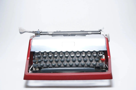 Olivetti Studio de Luxe, Burgundy, Black Vintage Typewriter, Restored - ElGranero Typewriter.Company