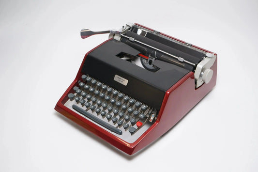 Olivetti Studio de Luxe, Burgundy, Black Vintage Typewriter, Restored - ElGranero Typewriter.Company