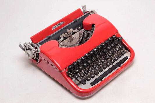 SOLD! Patria Red, Vintage Manual Typewriter, Refurbished - ElGranero Typewriter.Company
