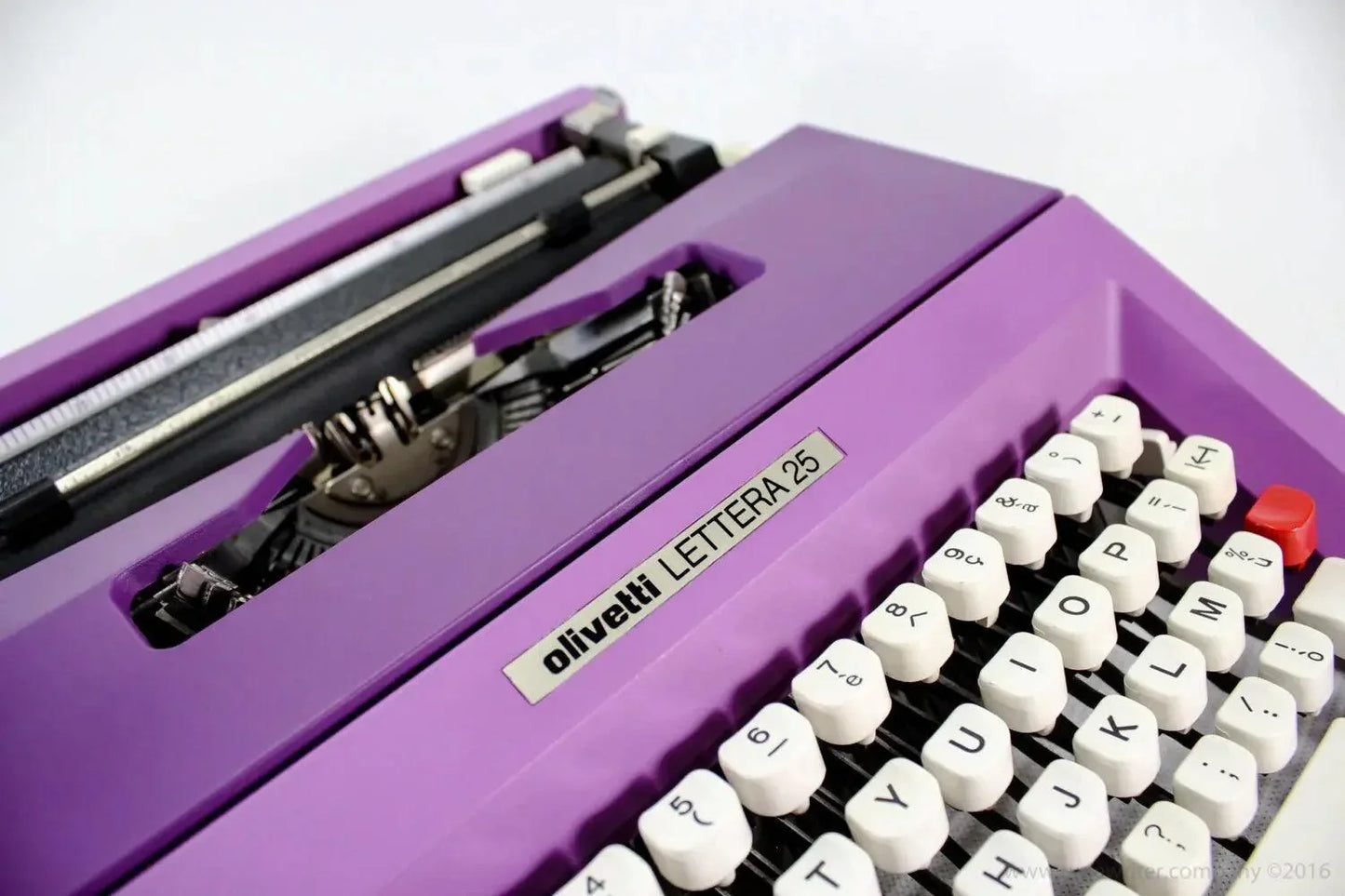 Olivetti Lettera 25 Violet, Vintage Manual Typewriter, Refurbished - ElGranero Typewriter.Company