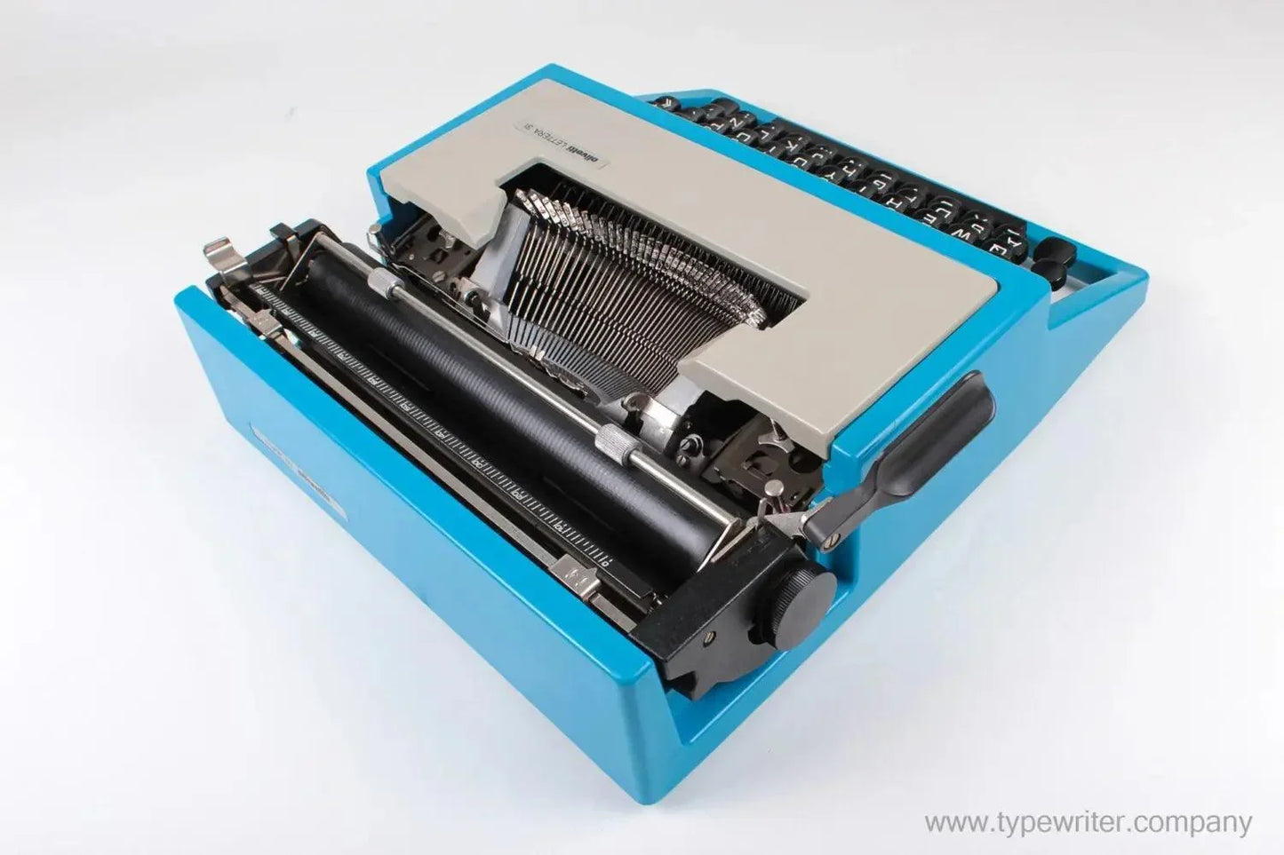 Olivetti Lettera 31 / Dora Blue, Vintage Manual Typewriter, Restored - ElGranero Typewriter.Company