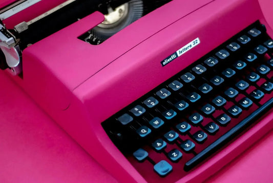 Olivetti Lettera 32 Pink, Vintage Manual Typewriter, Refurbished - ElGranero Typewriter.Company