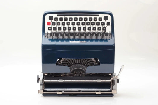 Olivetti Lettera 32 Pro Navy Blue, Vintage Manual Typewriter, Restored - ElGranero Typewriter.Company