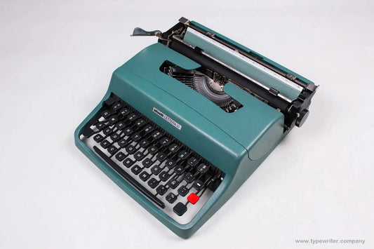 Olivetti Lettera 32 Original Green, Vintage Manual Typewriter, Restored - ElGranero Typewriter.Company