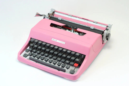 Olivetti Lettera 32 Pink, Vintage Manual Typewriter, Refurbished - ElGranero Typewriter.Company