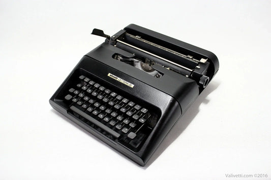 Olivetti Lettera 35 Matte Black, Manual Vintage Typewriter, Restored - ElGranero Typewriter.Company