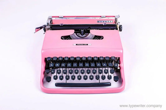 Olivetti Lettera Pluma 22 Pink, Vintage Manual Typewriter, Restored - ElGranero Typewriter.Company