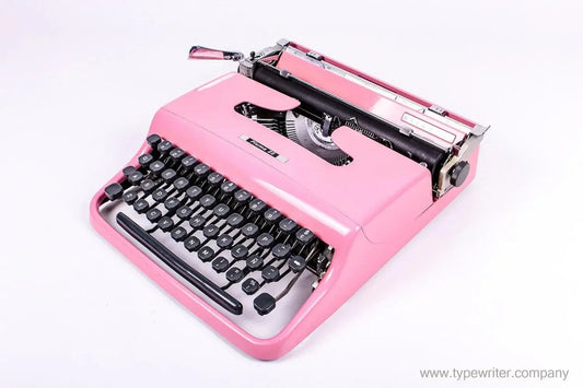 Olivetti Lettera Pluma 22 Pink, Vintage Manual Typewriter, Restored - ElGranero Typewriter.Company