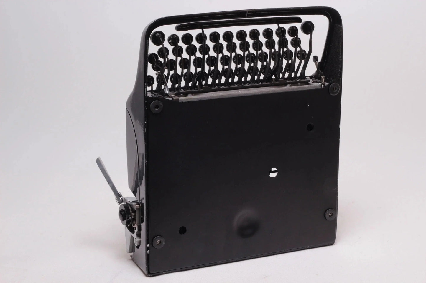 Olivetti Pluma 22 Glossy Black, Vintage Manual Typewriter, Restored - ElGranero Typewriter.Company