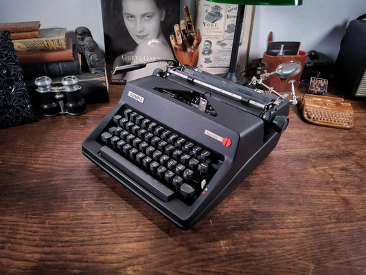 Olympia Monica Black, Vintage Manual Typewriter, Refurbished - ElGranero Typewriter.Company