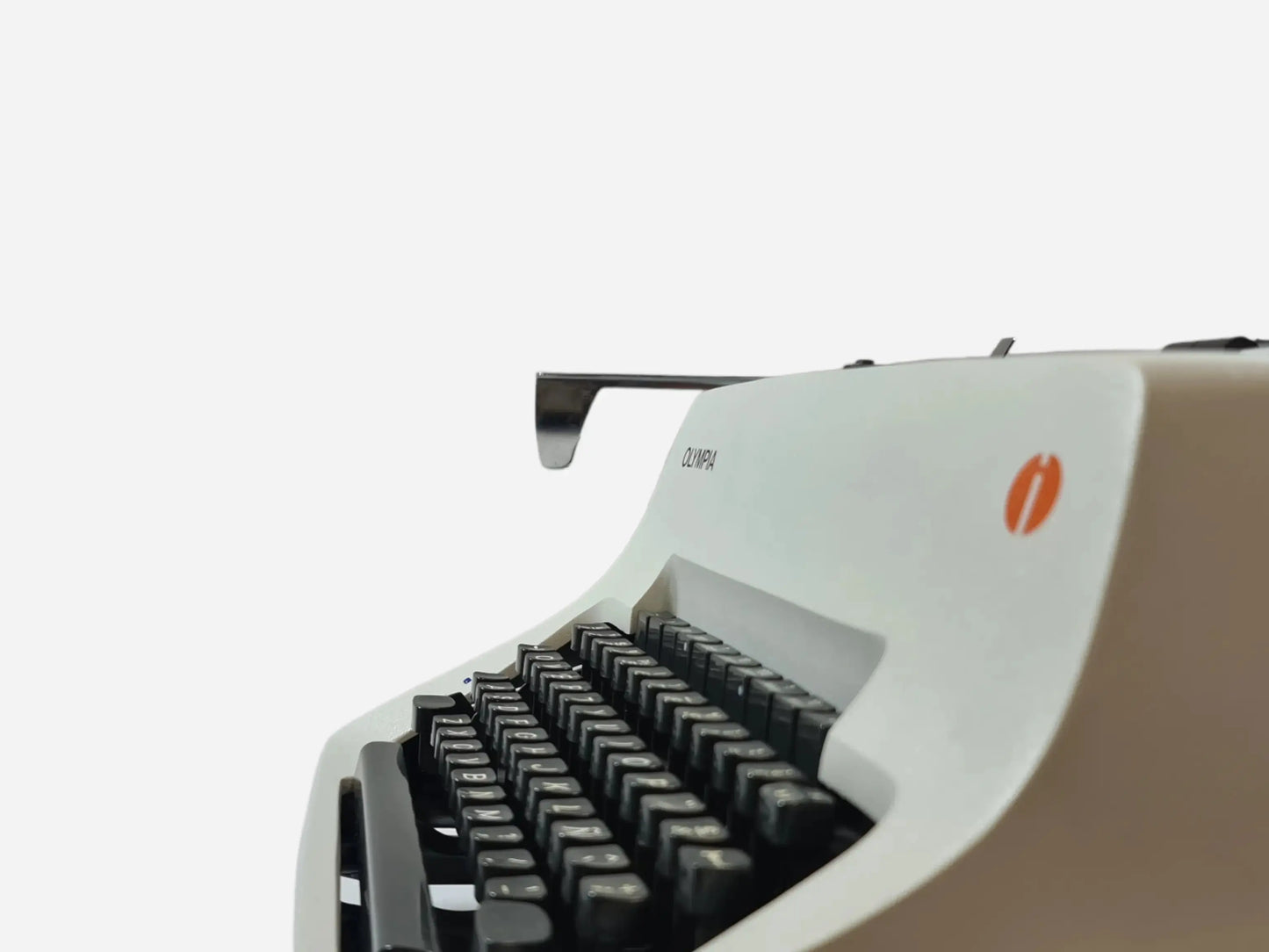 Olympia SG 3, carriage A3, manual refurbished typewriter, vintage - ElGranero Typewriter.Company