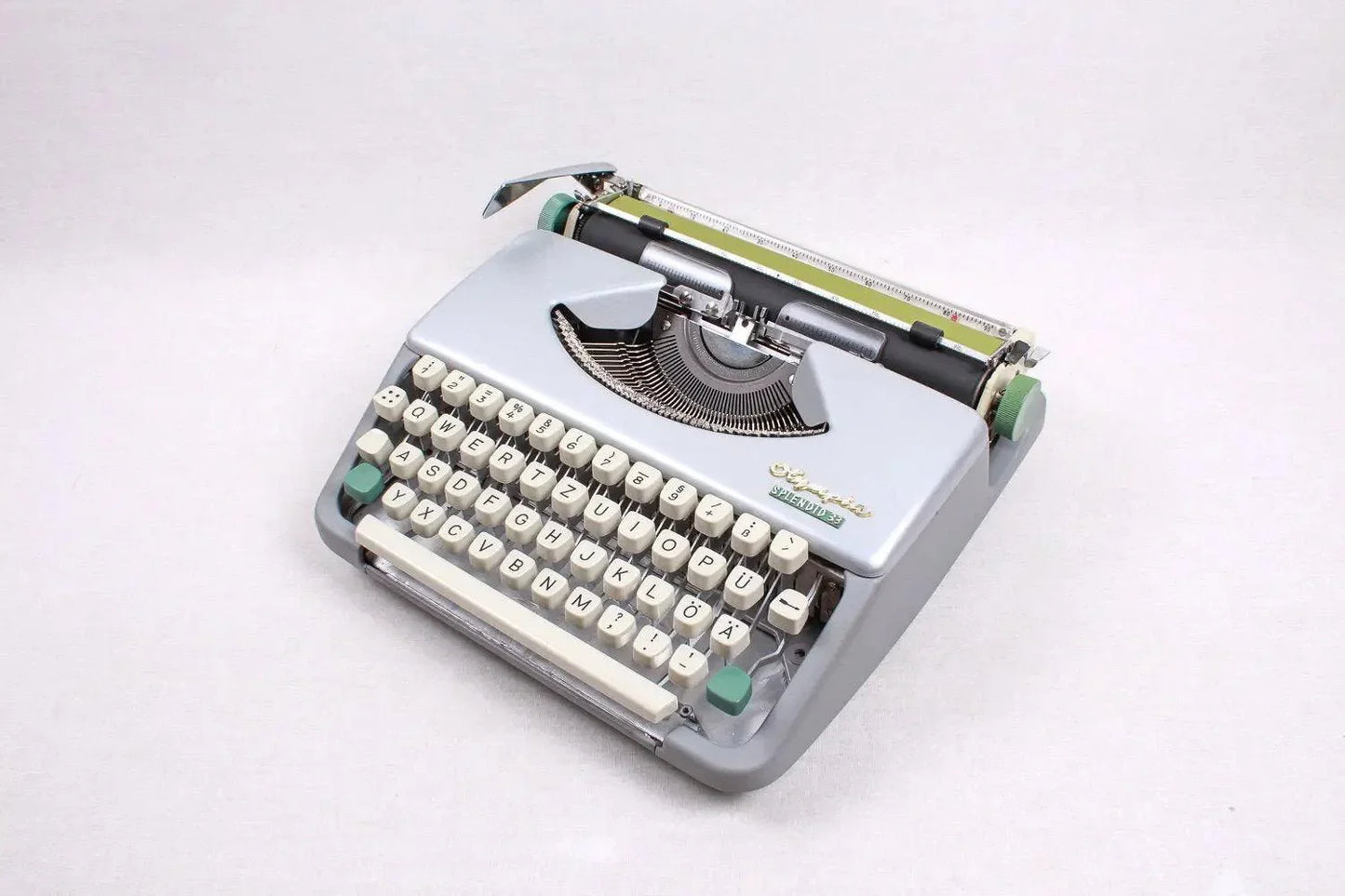 Olympia Splendid 33 Pastel Blue, Vintage Manual Typewriter, Refurbished - ElGranero Typewriter.Company