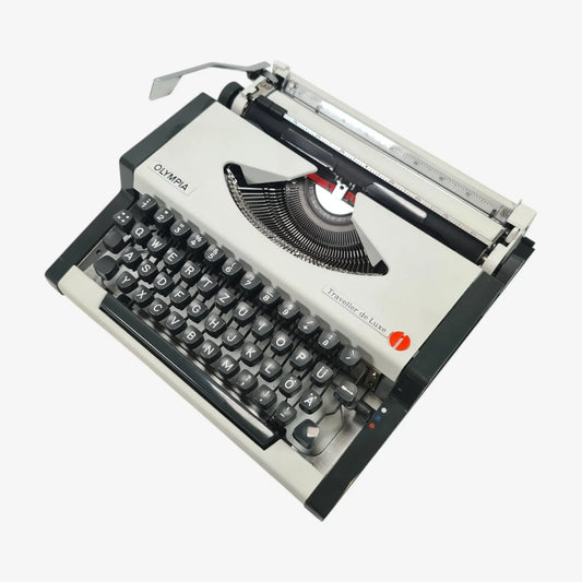 Olympia Traveller De Luxe Manual Vintage Typewriter, Portable, Serviced - ElGranero Typewriter.Company