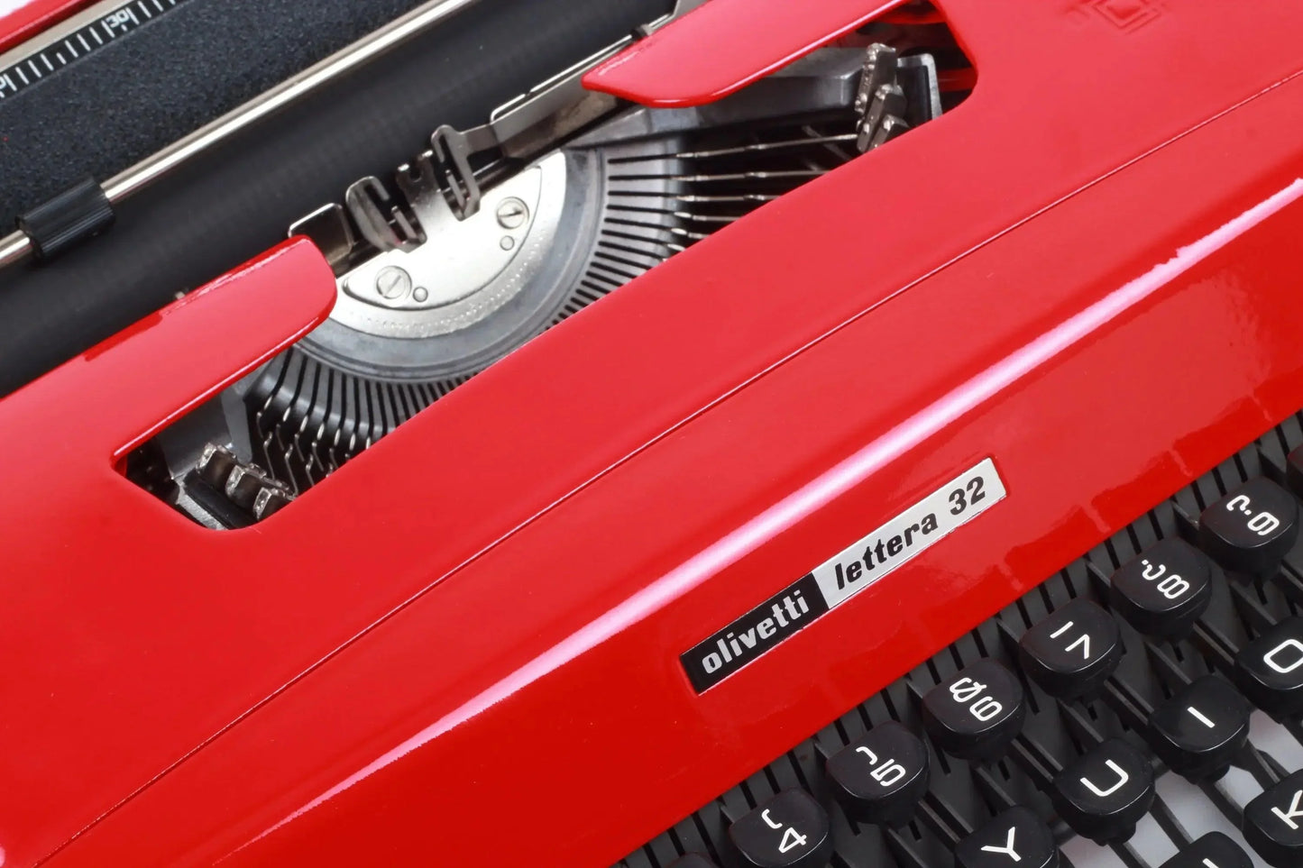 Olivetti Lettera 32 Glossy Red Vintage Manual Typewriter, Refurbished - ElGranero Typewriter.Company