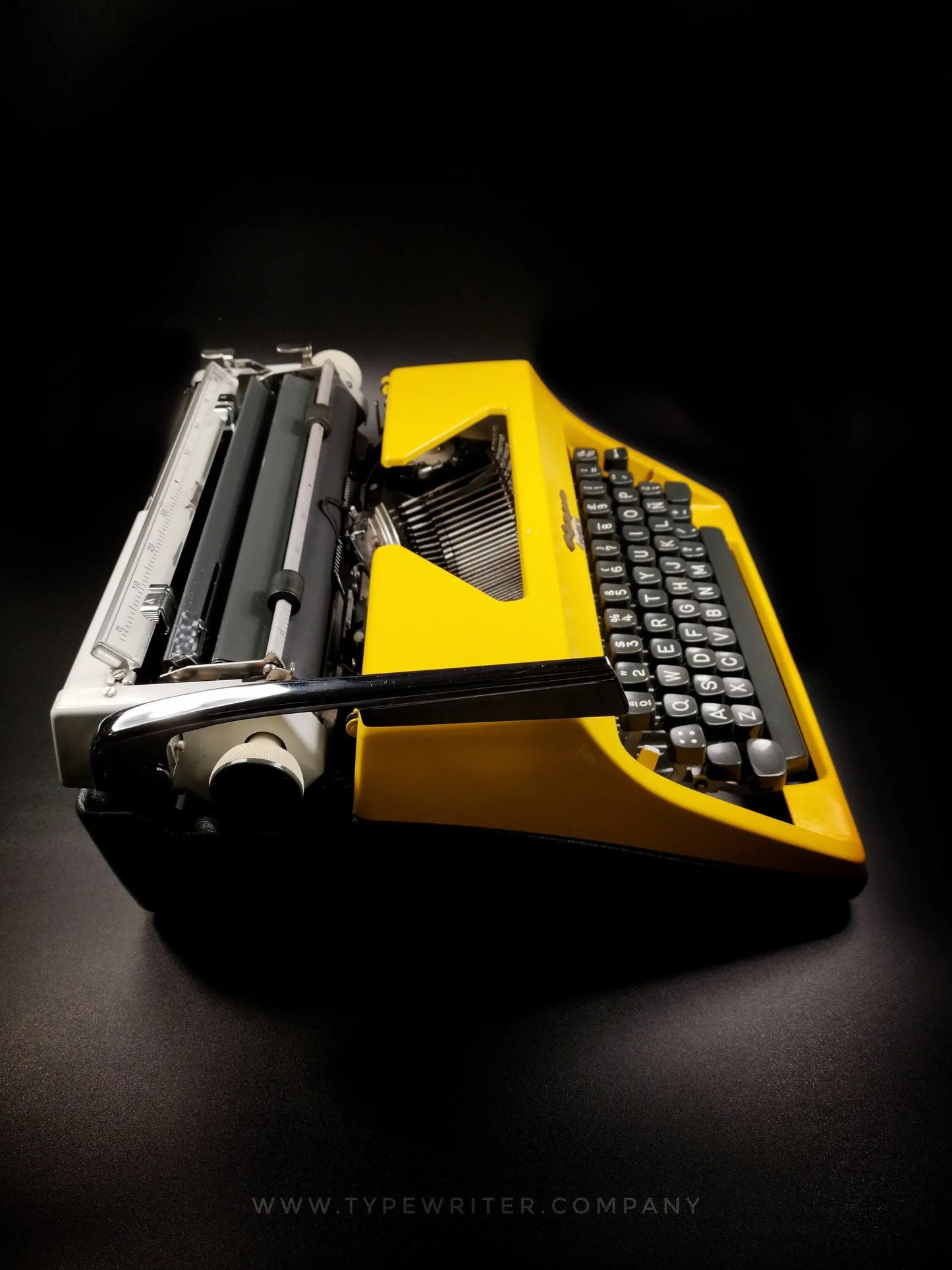 Olympia SM Glossy Yellow Vintage Manual Portable Typewriter, Refurbished - ElGranero Typewriter.Company