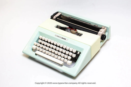Olivetti Lettera 25 Mint Green, Vintage, Manual, Refurbished - ElGranero Typewriter.Company
