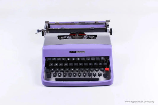 Olivetti Lettera 32 Lilac&Silver, Vintage Manual Typewriter, Restored - ElGranero Typewriter.Company