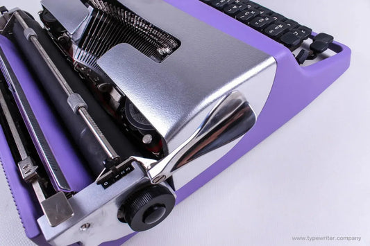 Olivetti Lettera 32 Lilac&Silver, Vintage Manual Typewriter, Restored - ElGranero Typewriter.Company