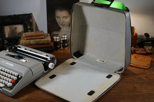 SOLD! Olivetti Lettera 35i Typewriter + Rare Carrying Case, Vintage, Restored - ElGranero Typewriter.Company