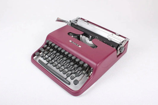 Olivetti Pluma 22 Burgundy Manual Vintage Typewriter, Restored - ElGranero Typewriter.Company