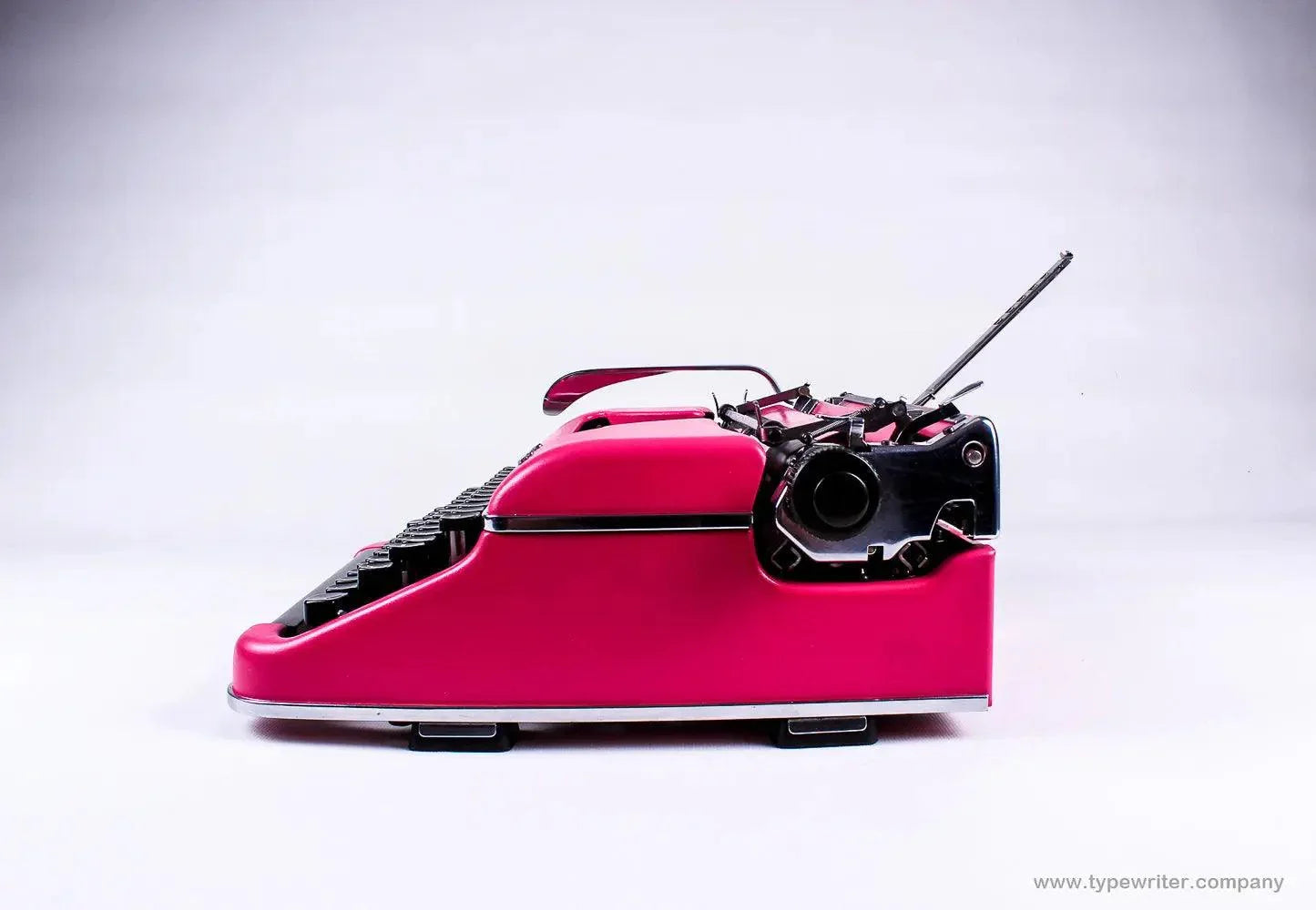 SOLD! Olympia SM3 Dark Pink, Vintage QWERTZ Typewriter, Refurbished - ElGranero Typewriter.Company