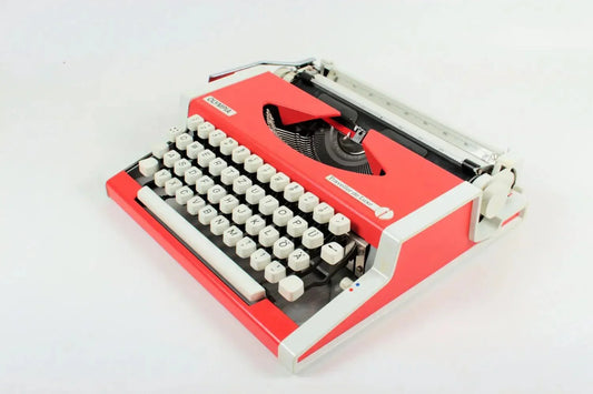 Olympia Traveller De Luxe Red Typewriter, Vintage Manual, Refurbished - ElGranero Typewriter.Company