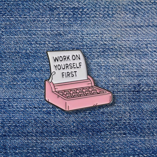 Vintage Enamel Pin - Gift for Writer - Souvenir - Typewriter Pins ElGranero Typewriter.Company