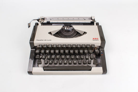SALE! - Olympia Traveller De Luxe White Typewriter, Vintage, Professionally Serviced