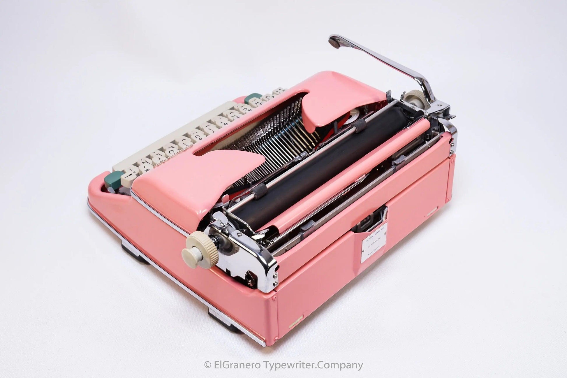 SOLD! Olympia SM, Vintage Manual Typewriter, Refurbished - ElGranero Typewriter.Company