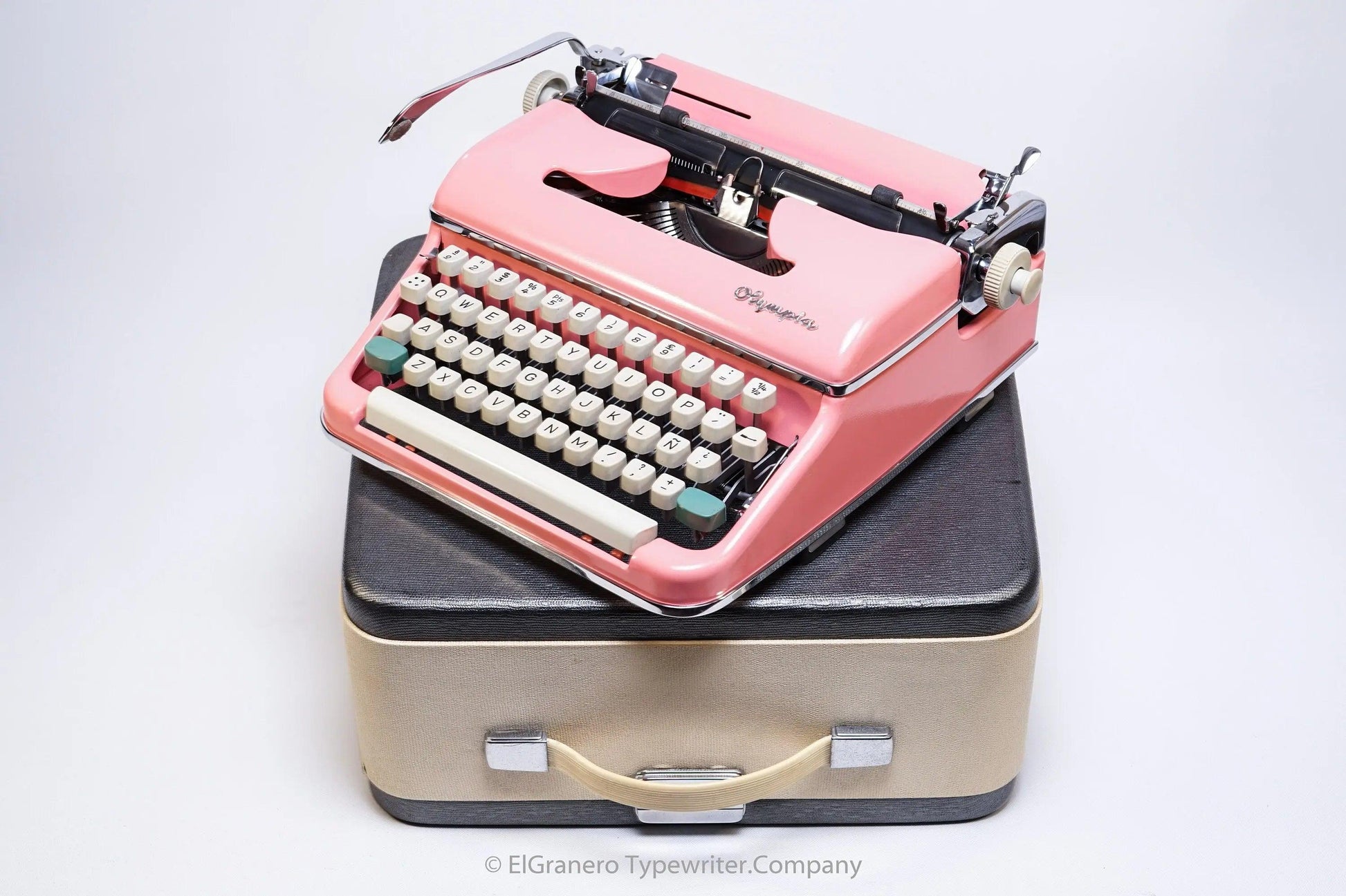 SOLD! Olympia SM, Vintage Manual Typewriter, Refurbished - ElGranero Typewriter.Company