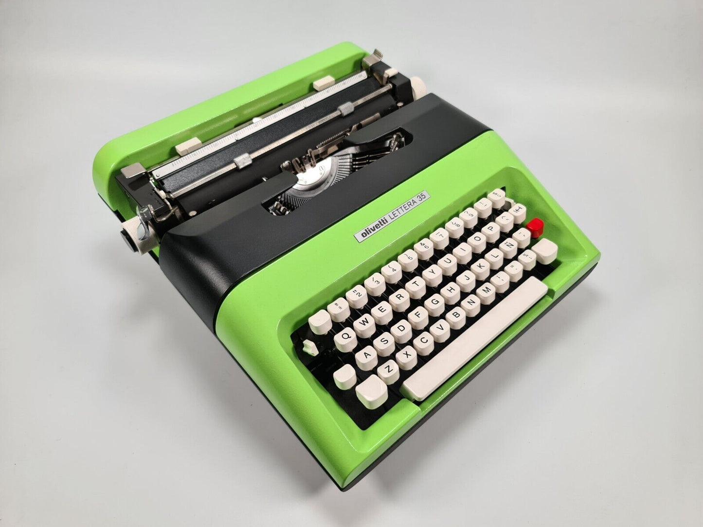 OLIVETTI LETTERA 35 - professionally serviced vintage typewriter