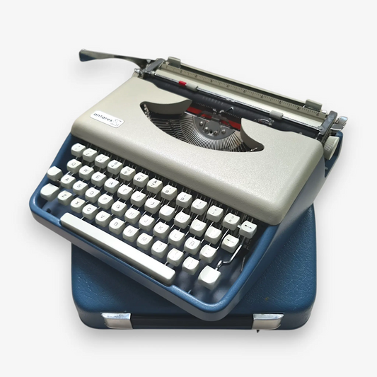 Antares Compact Typewriter, QWERTY working vintage typewriter  ElGranero Typewriter.Company