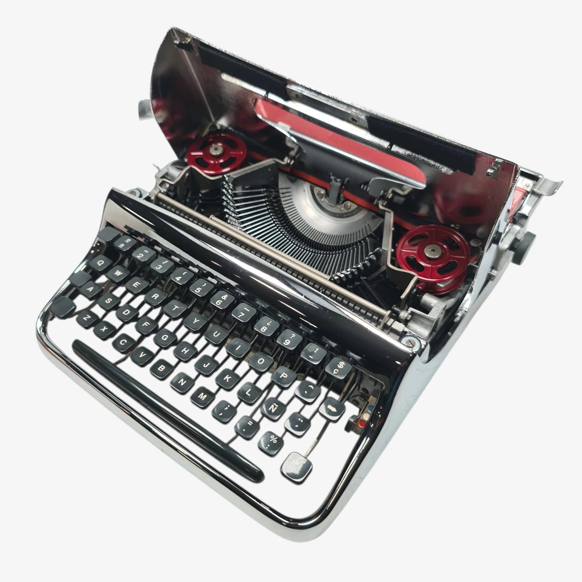 Olivetti Pluma 22 - Chrome Limited Edition Typewriter QWERTY  ElGranero Typewriter.Company