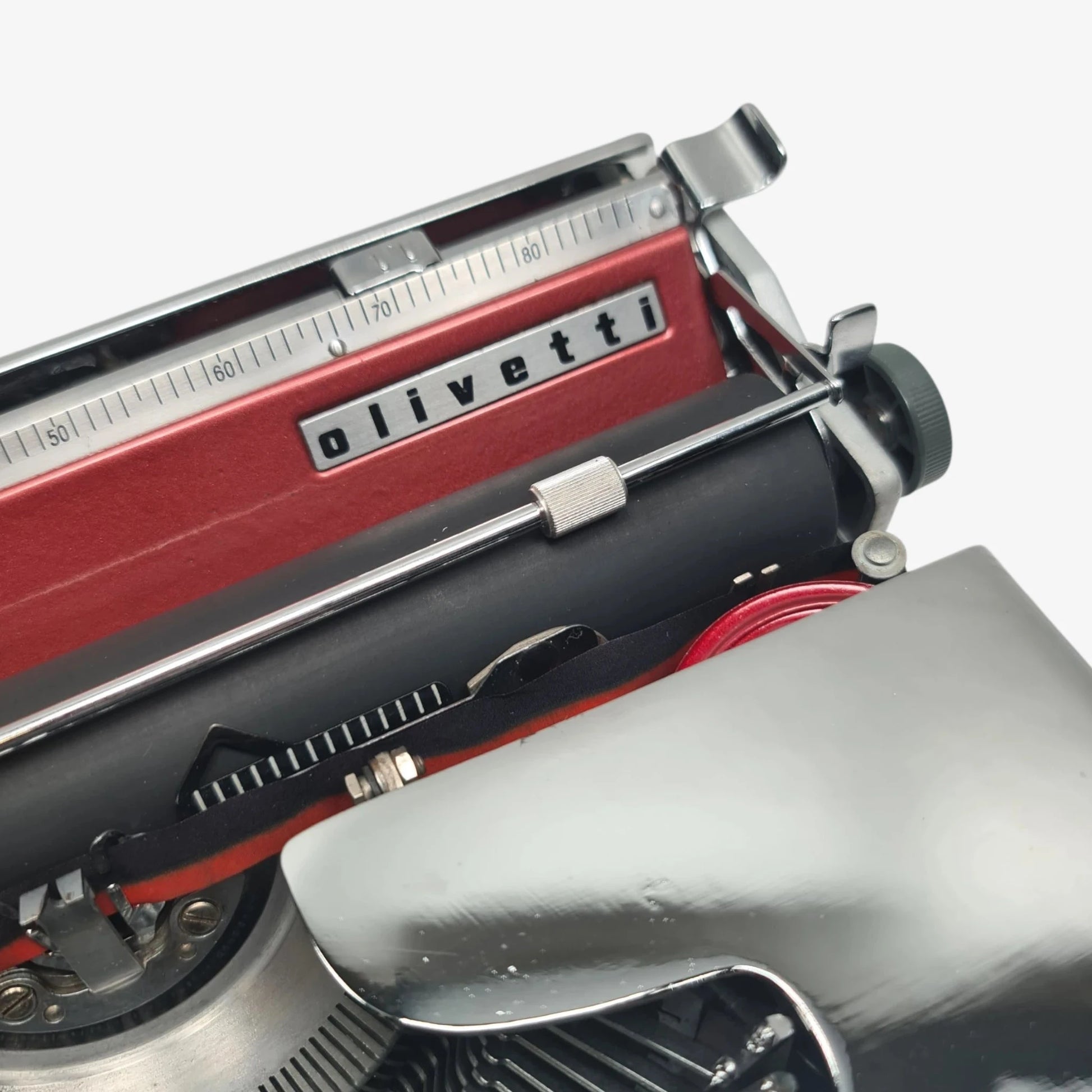 Olivetti Pluma 22 - Chrome Limited Edition Typewriter QWERTY  ElGranero Typewriter.Company