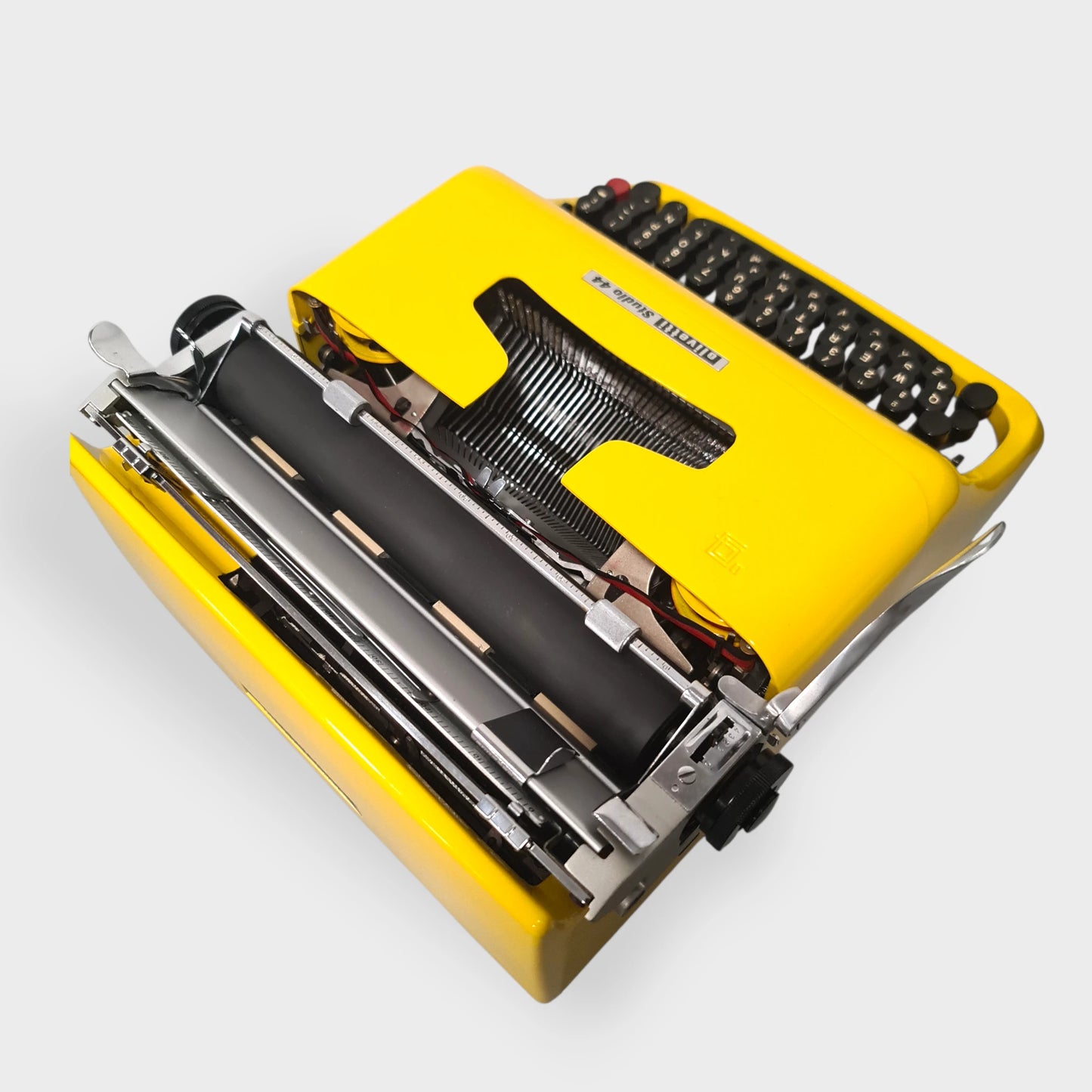 (Copia) Olivetti Studio 44 Glossy Yellow, Vintage Manual Typewriter, Restored  ElGranero Typewriter.Company