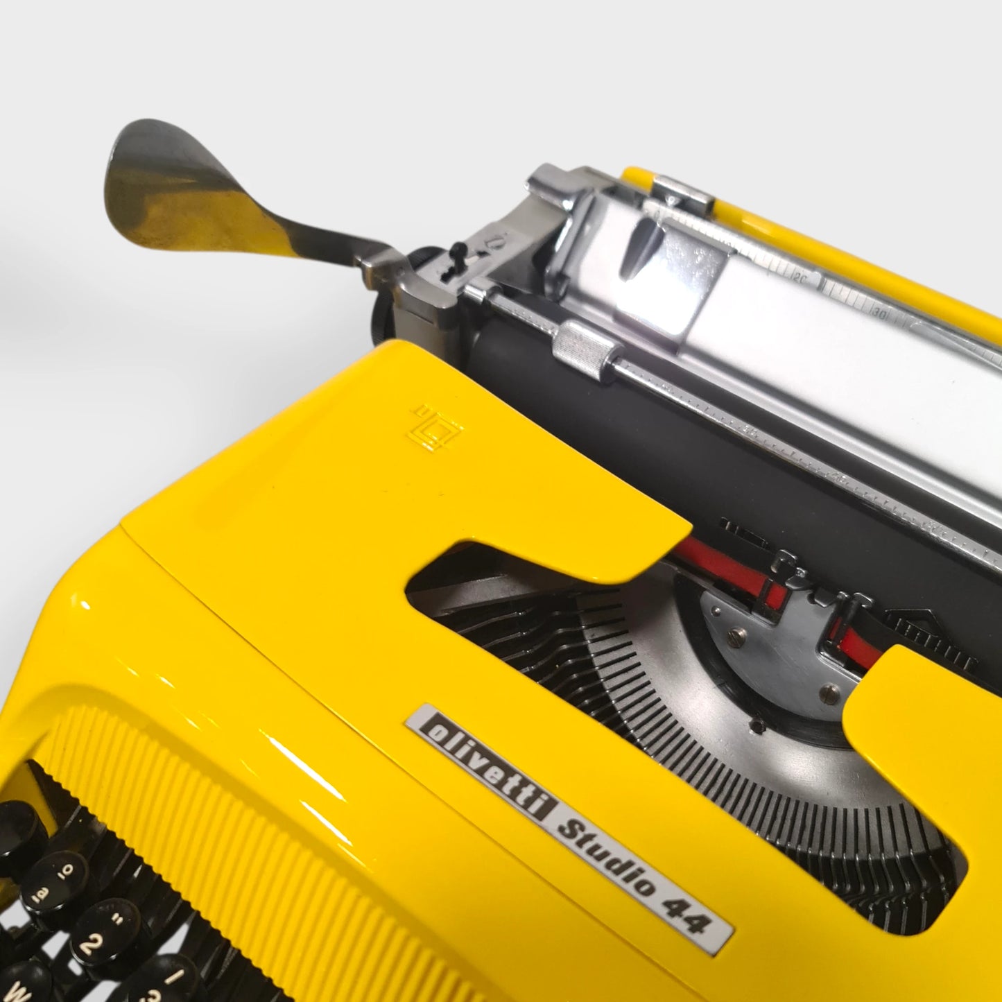 (Copia) Olivetti Studio 44 Glossy Yellow, Vintage Manual Typewriter, Restored  ElGranero Typewriter.Company