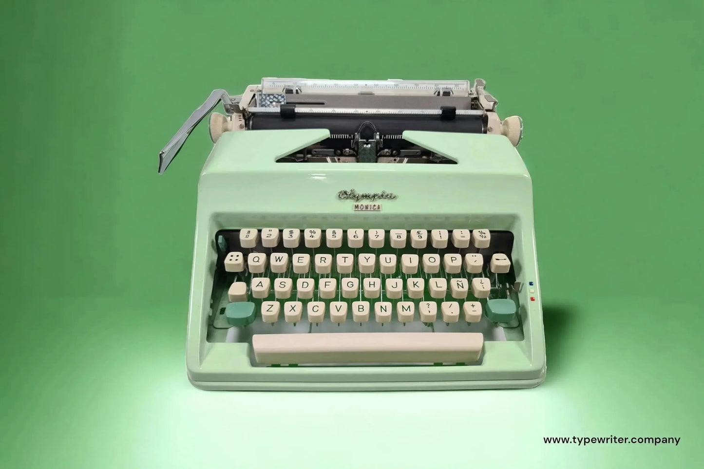 SOLD! Olympia SM8, Vintage Manual Typewriter, Refurbished - ElGranero Typewriter.Company