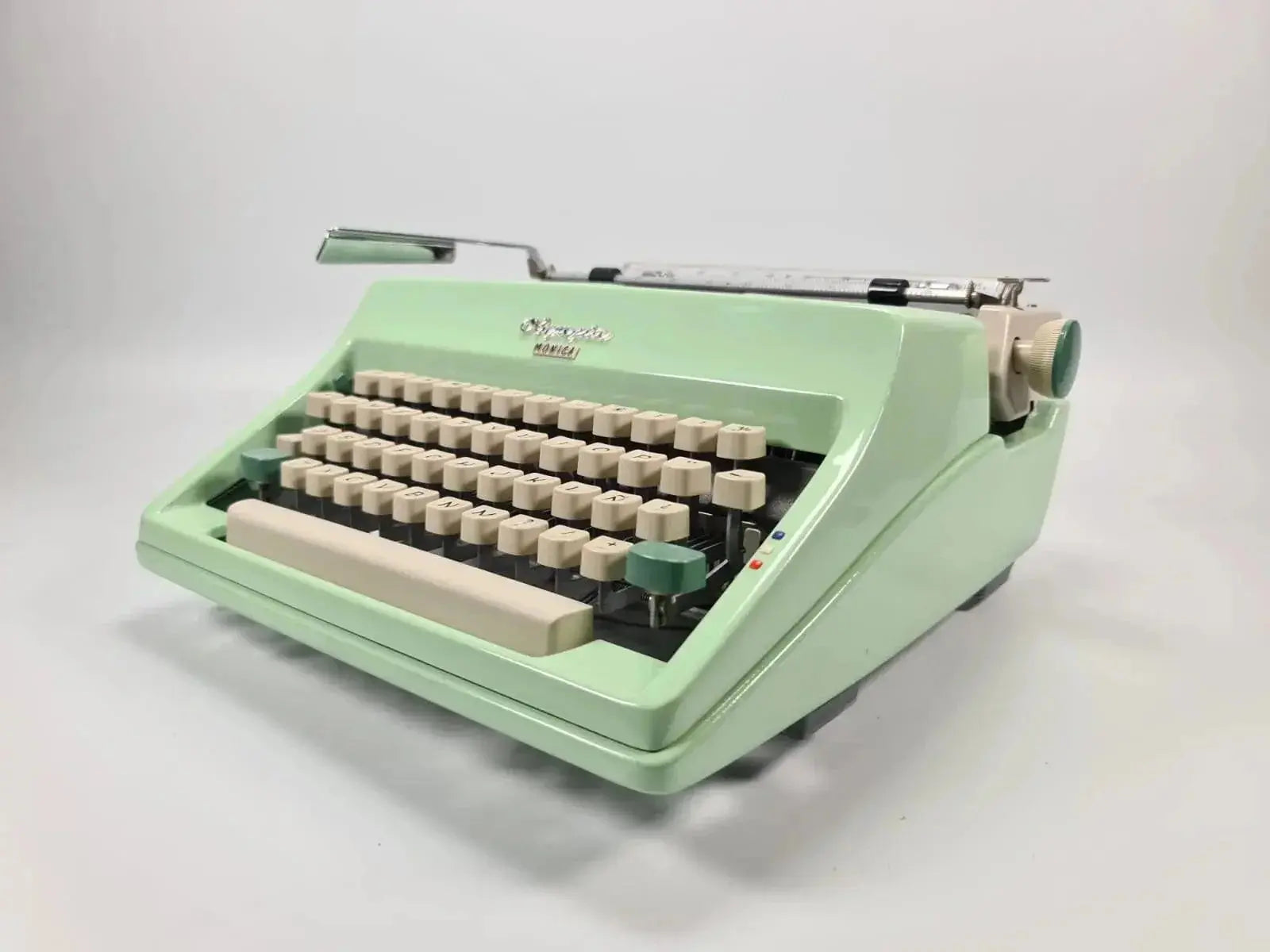 SOLD! Olympia SM8, Vintage Manual Typewriter, Refurbished - ElGranero Typewriter.Company