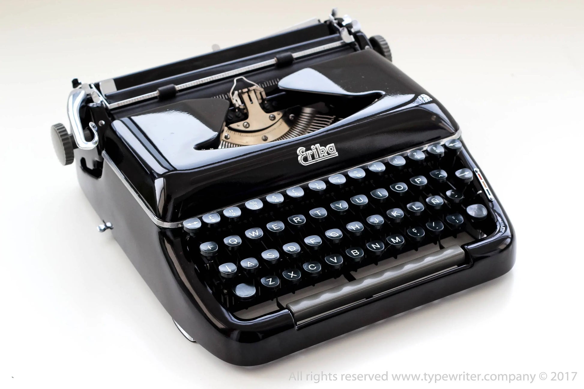 Erika Model 10 Black Vintage Typewriter, Professionally Serviced - ElGranero Typewriter.Company